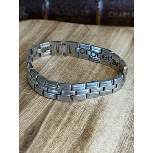 d+‎ Magnet Stainless Steel Magnetic Bracelet Silver Tone Link Style